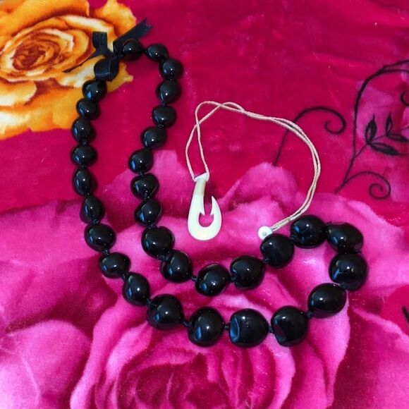 2 Hawaiian Necklaces Maui’s Fish Hook and Kukui Nut Lei - Picture 1 of 5